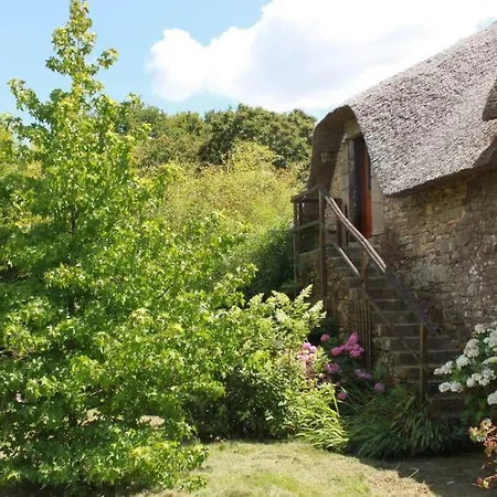 Studio Dans Une Chaumiere De Caractere Baud Exterior photo